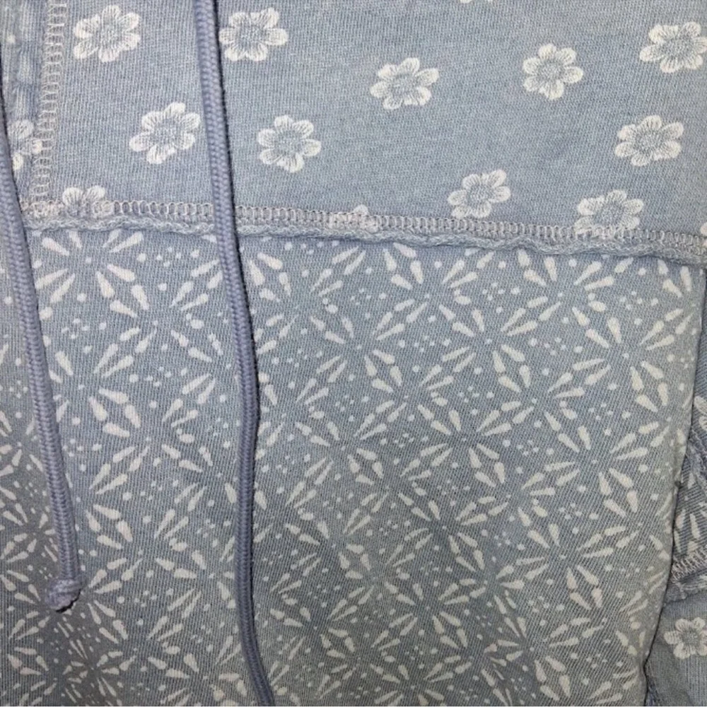 Lucky Brand faded wash Blue Patchwork Floral crop cottagecore sweatshirt Hoodie - Picture 3 of 7
